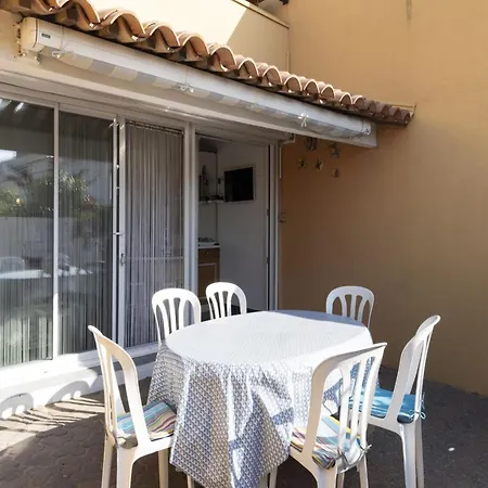 아파트 In Agde, Close To Sea 아그
